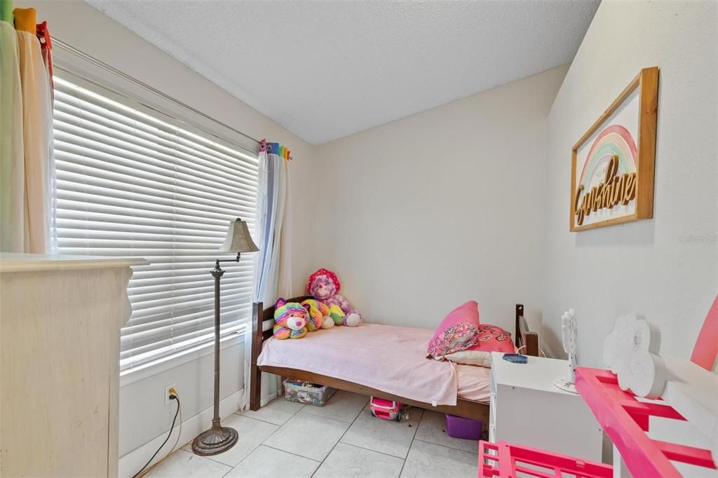 For Sale: $309,000 (5 beds, 2 baths, 1798 Square Feet)