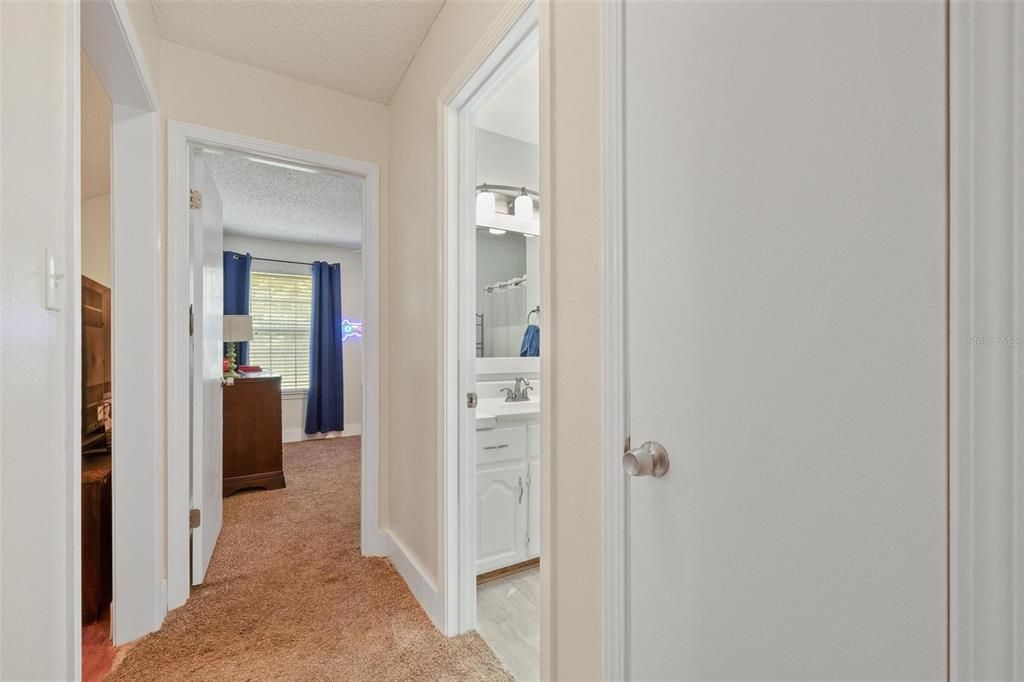 For Sale: $309,000 (5 beds, 2 baths, 1798 Square Feet)