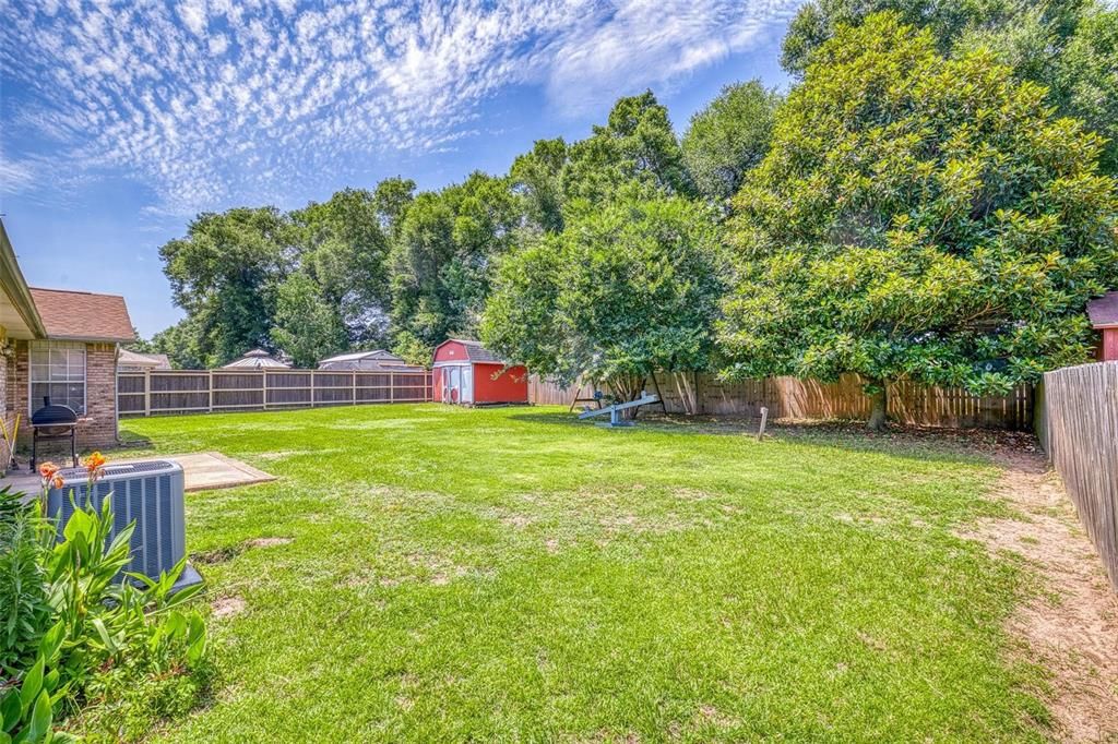 For Sale: $309,000 (5 beds, 2 baths, 1798 Square Feet)