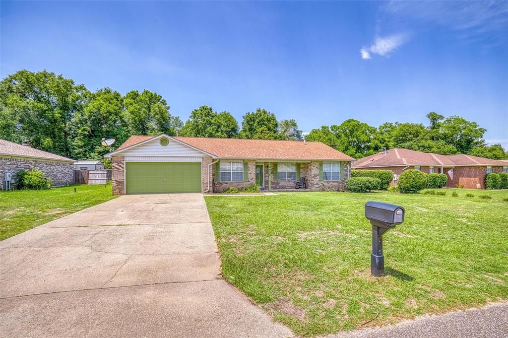 For Sale: $309,000 (5 beds, 2 baths, 1798 Square Feet)