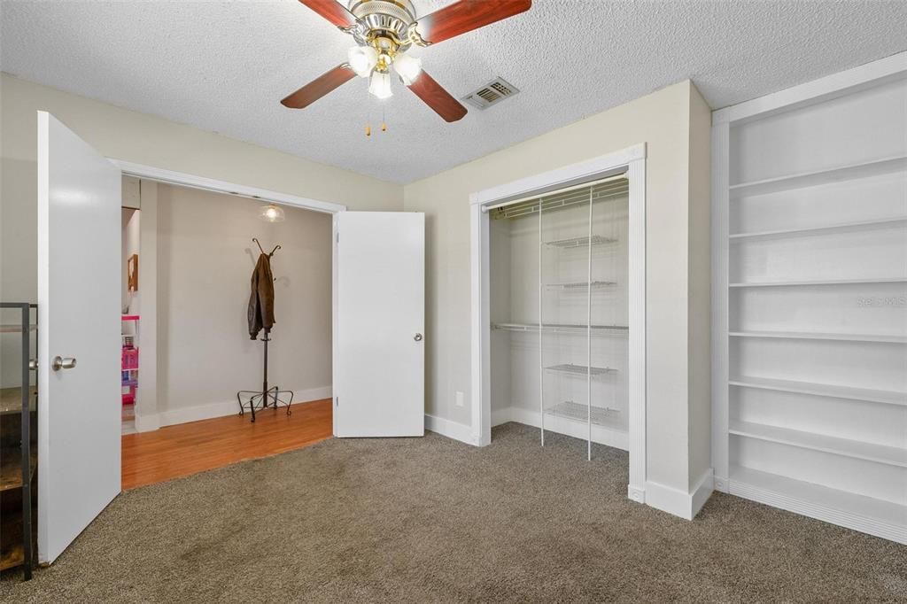 For Sale: $309,000 (5 beds, 2 baths, 1798 Square Feet)