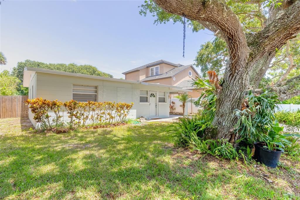 待售: $487,500 (2 贝兹, 1 浴室, 908 平方英尺)