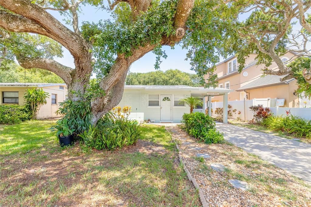 待售: $487,500 (2 贝兹, 1 浴室, 908 平方英尺)