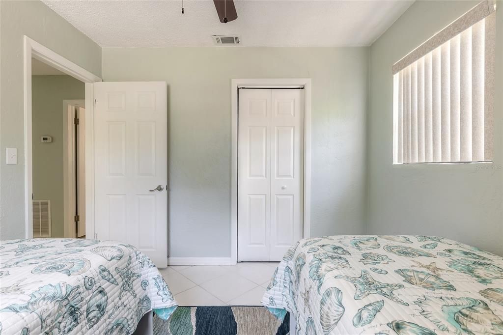 待售: $487,500 (2 贝兹, 1 浴室, 908 平方英尺)