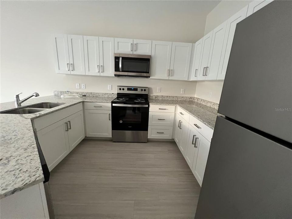 For Rent: $2,200 (4 beds, 2 baths, 1548 Square Feet)