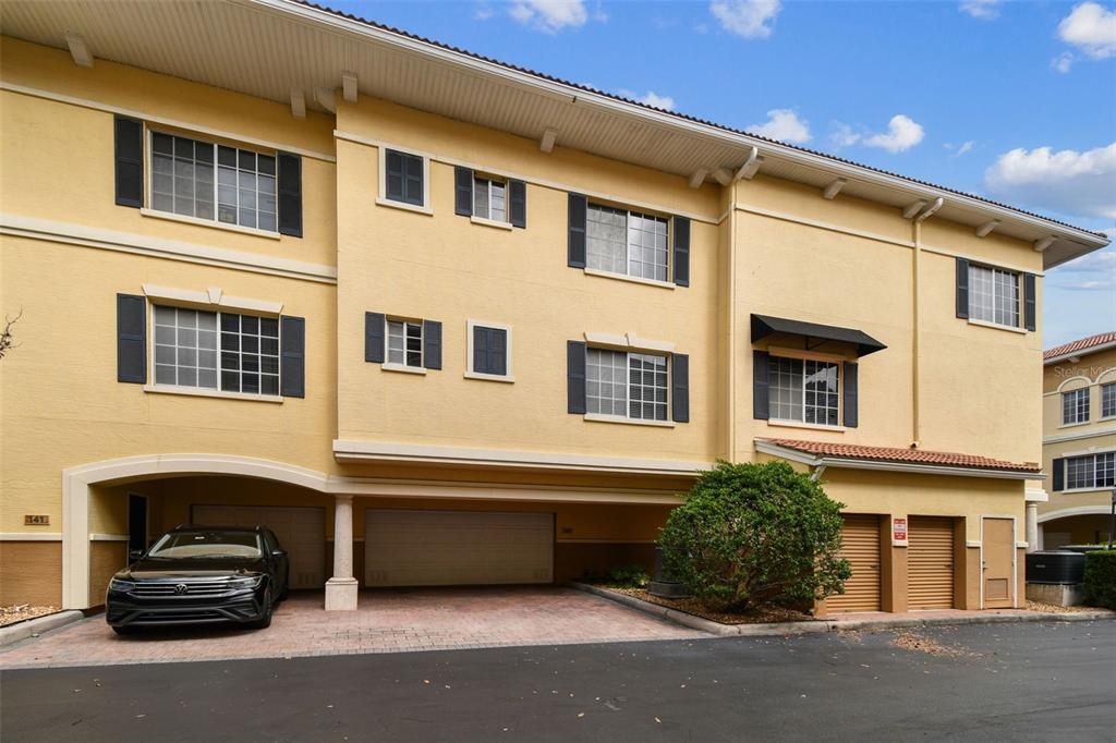 For Sale: $579,900 (3 beds, 3 baths, 1907 Square Feet)