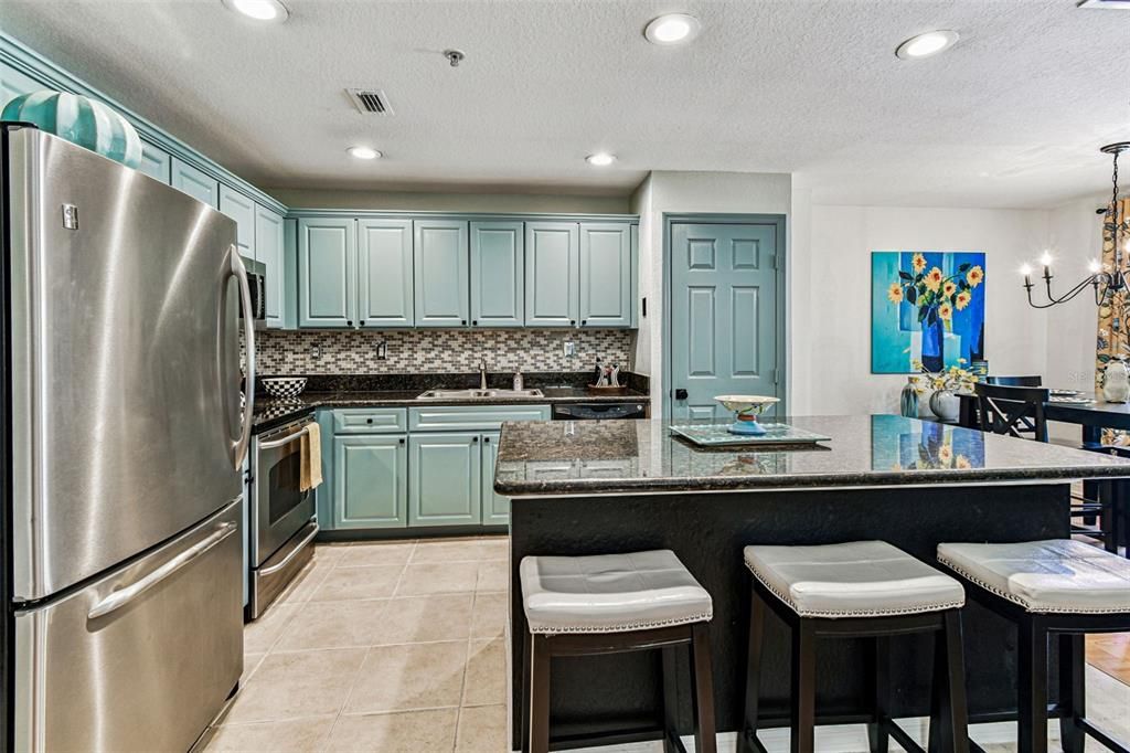 For Sale: $579,900 (3 beds, 3 baths, 1907 Square Feet)