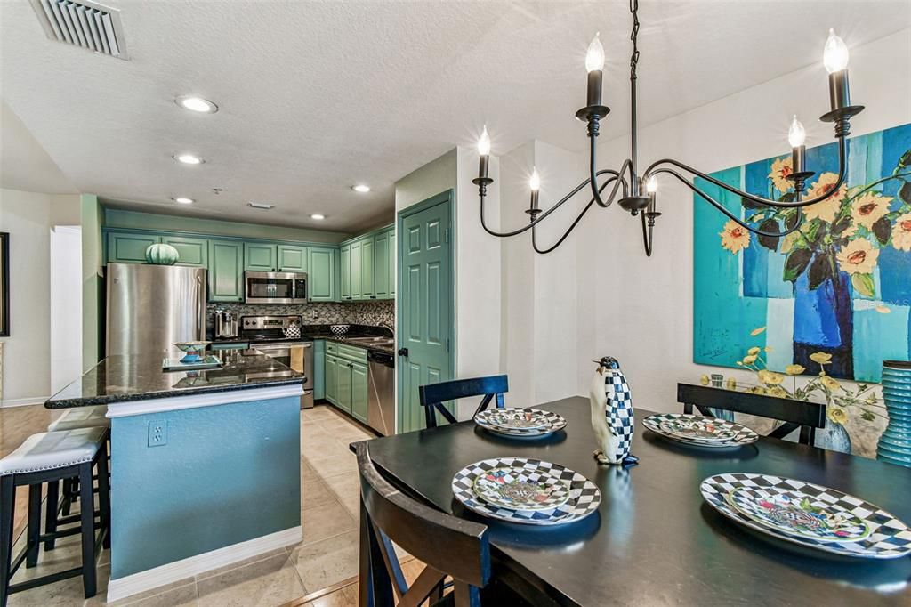 For Sale: $579,900 (3 beds, 3 baths, 1907 Square Feet)