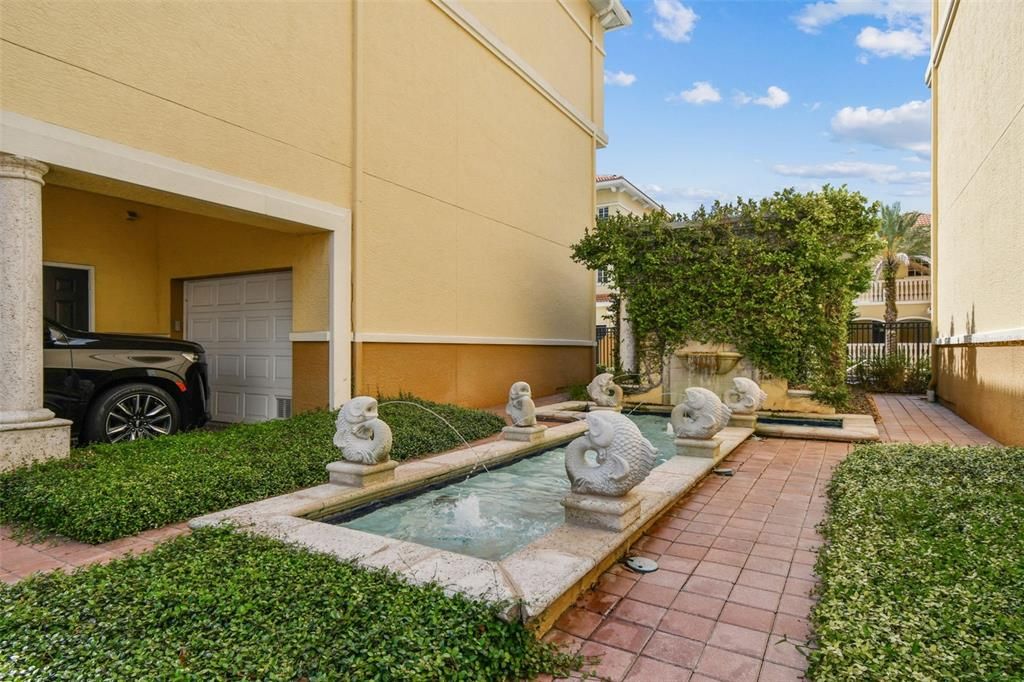 For Sale: $579,900 (3 beds, 3 baths, 1907 Square Feet)