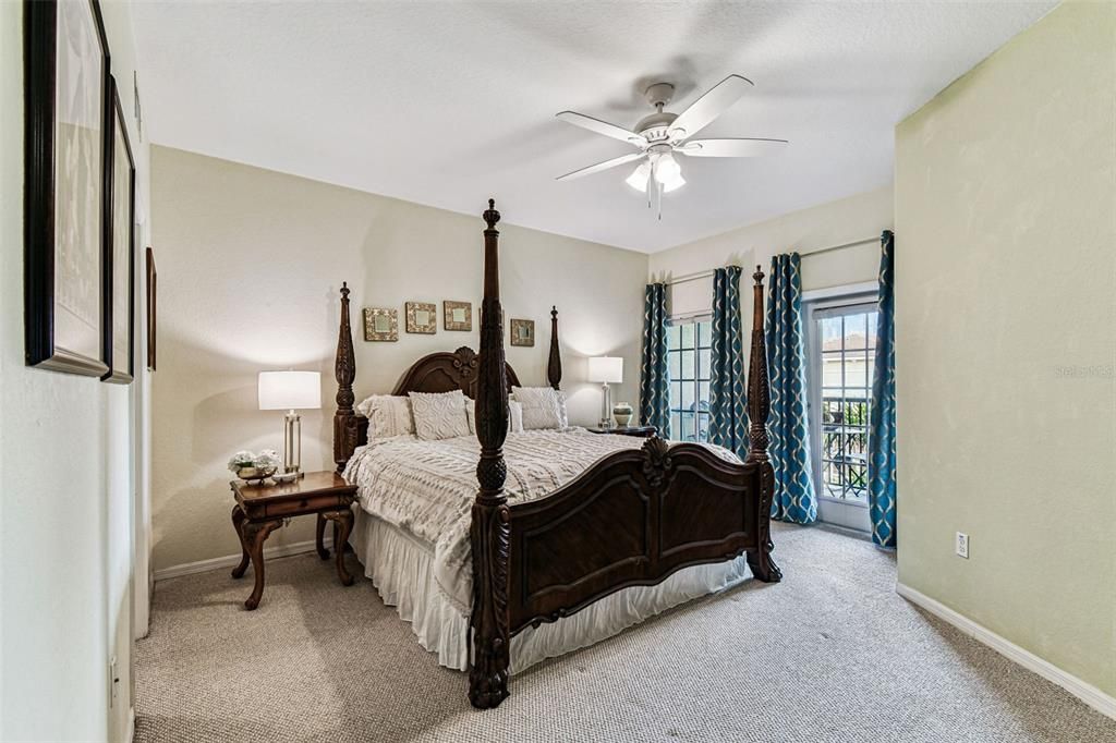 For Sale: $579,900 (3 beds, 3 baths, 1907 Square Feet)