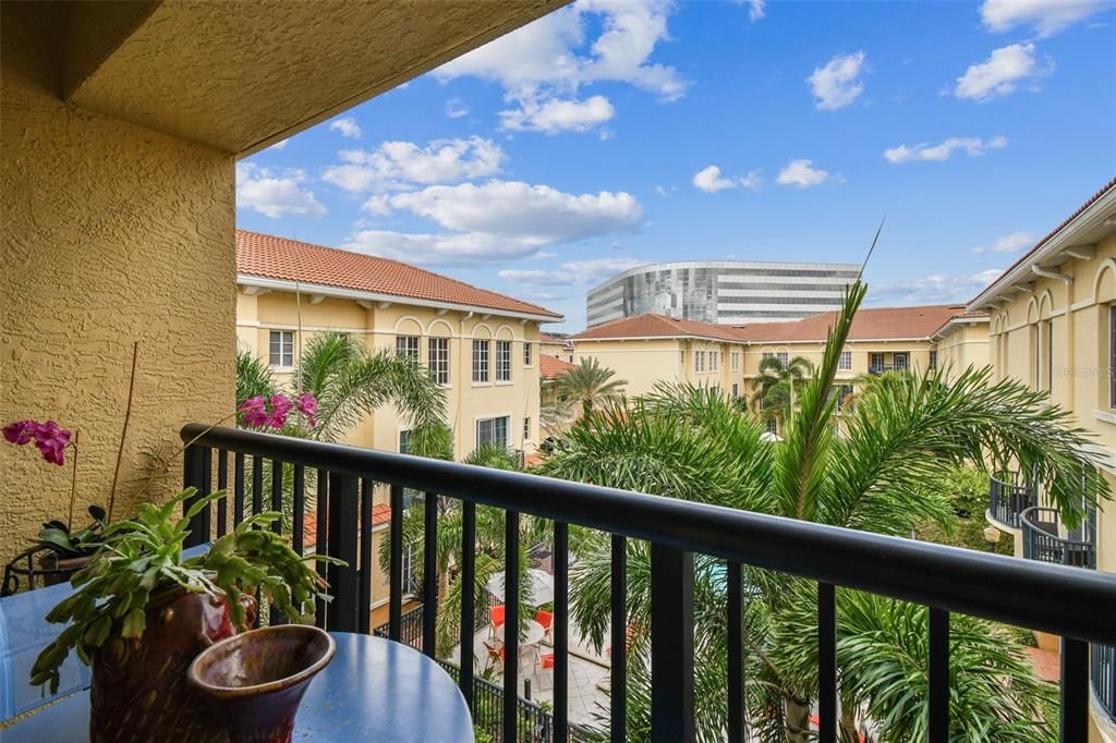 For Sale: $579,900 (3 beds, 3 baths, 1907 Square Feet)