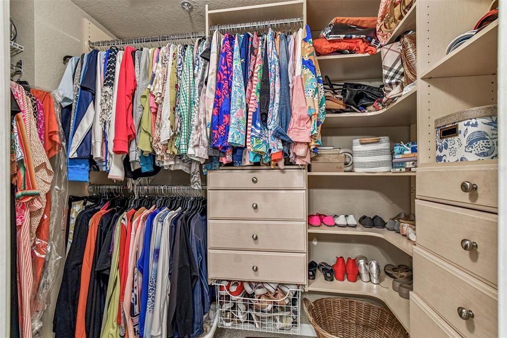 For Sale: $579,900 (3 beds, 3 baths, 1907 Square Feet)