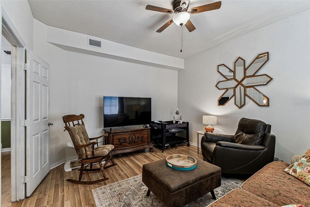 For Sale: $579,900 (3 beds, 3 baths, 1907 Square Feet)