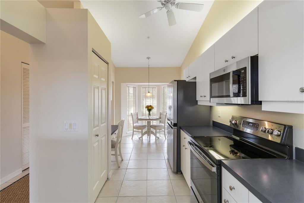 На продажу: $282,500 (2 спален, 2 ванн, 1466 Квадратных фут)