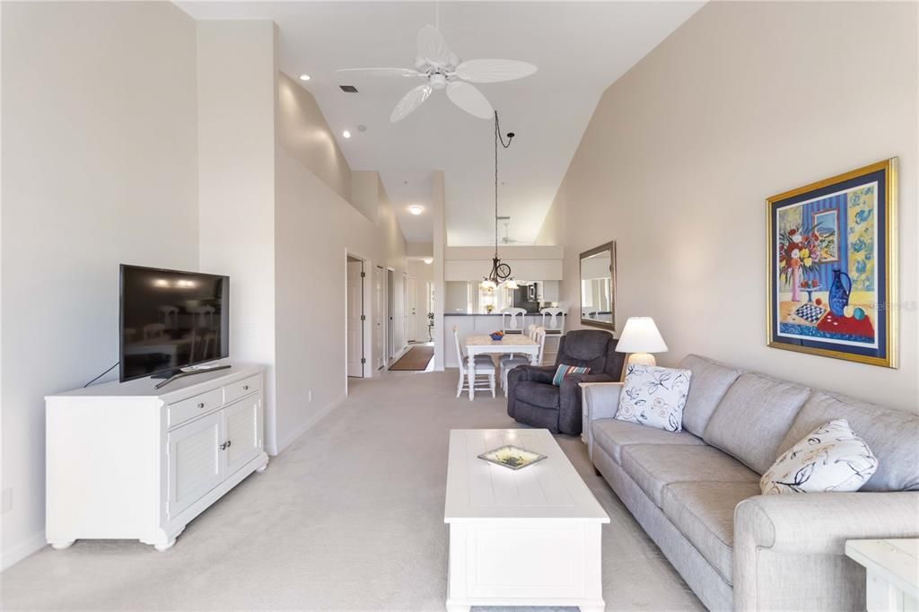 На продажу: $282,500 (2 спален, 2 ванн, 1466 Квадратных фут)