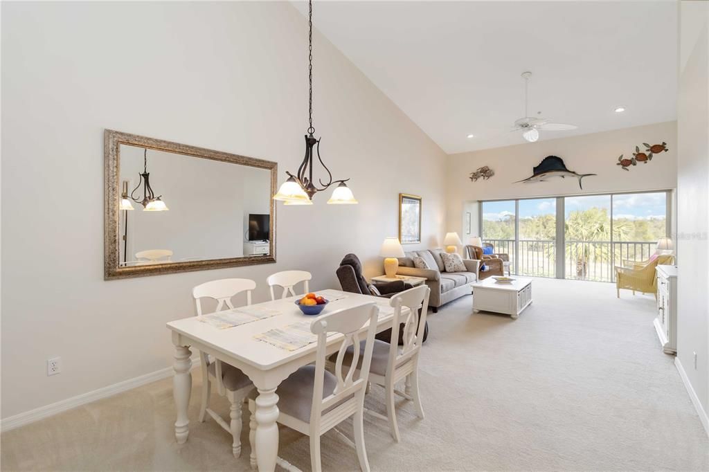 На продажу: $282,500 (2 спален, 2 ванн, 1466 Квадратных фут)