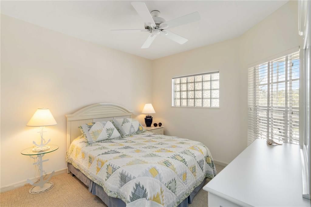 На продажу: $282,500 (2 спален, 2 ванн, 1466 Квадратных фут)