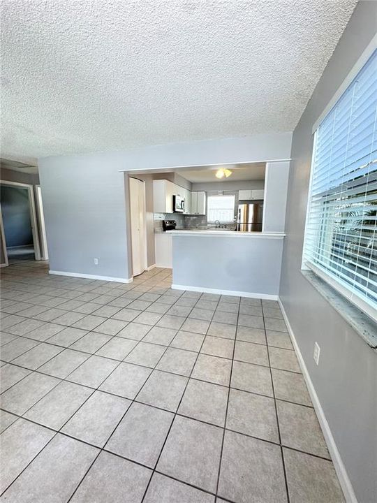 For Rent: $1,500 (2 beds, 1 baths, 950 Square Feet)