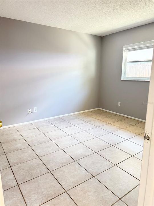 For Rent: $1,500 (2 beds, 1 baths, 950 Square Feet)