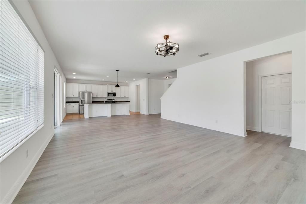 Active With Contract: $725,000 (5 beds, 3 baths, 3690 Square Feet)