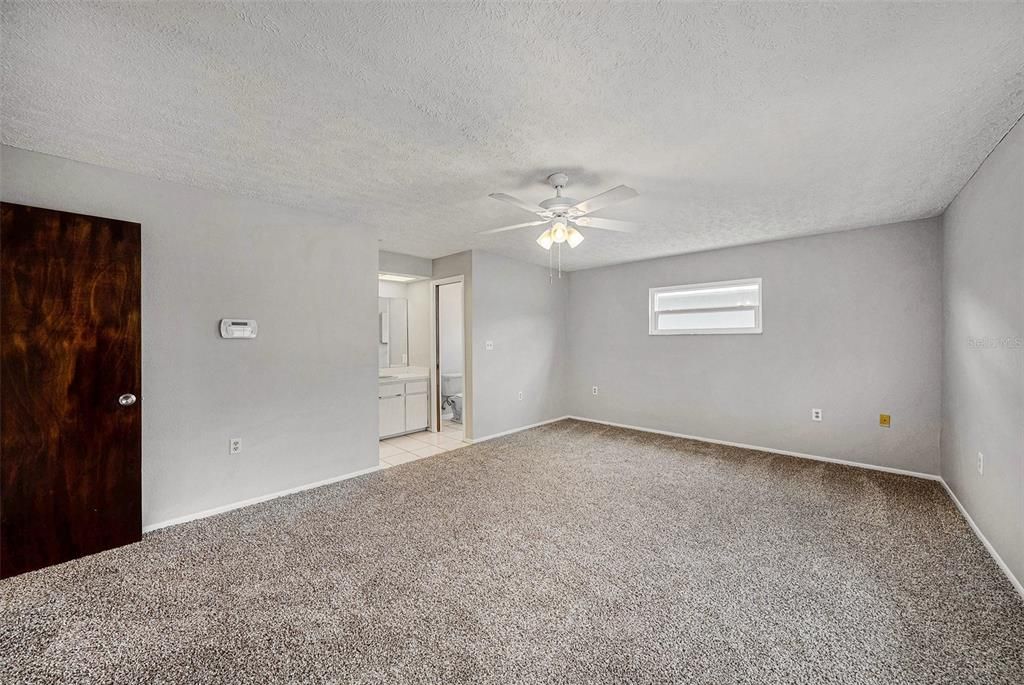 Под контрактом: $275,000 (3 спален, 2 ванн, 1563 Квадратных фут)