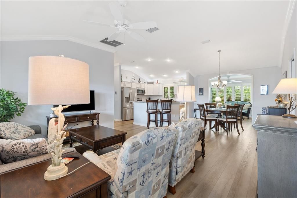 Activo con contrato: $399,900 (3 camas, 2 baños, 1559 Pies cuadrados)