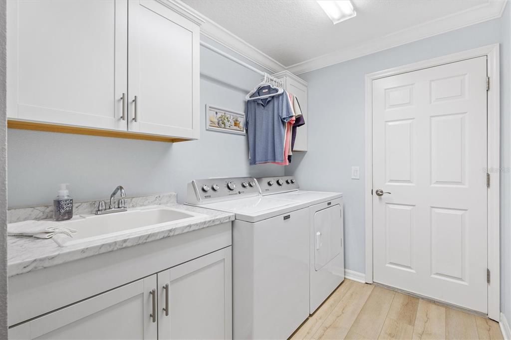 Activo con contrato: $399,900 (3 camas, 2 baños, 1559 Pies cuadrados)