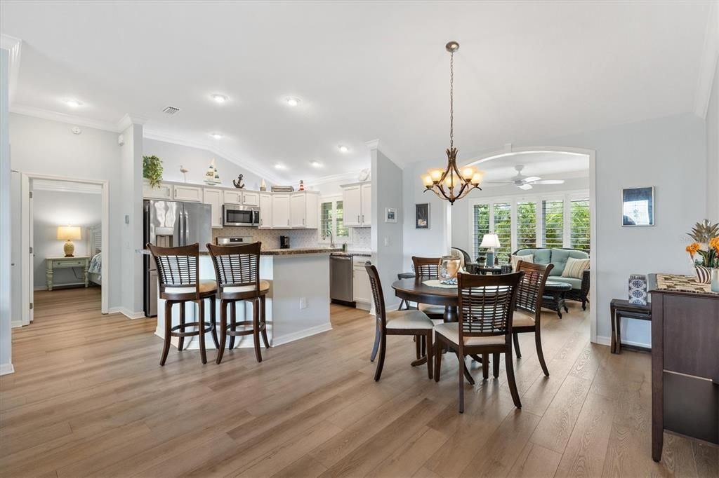 Activo con contrato: $399,900 (3 camas, 2 baños, 1559 Pies cuadrados)