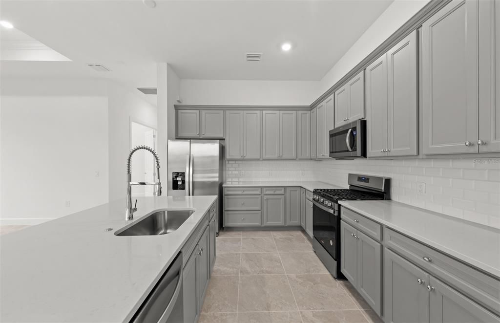 待售: $634,000 (3 贝兹, 2 浴室, 2056 平方英尺)