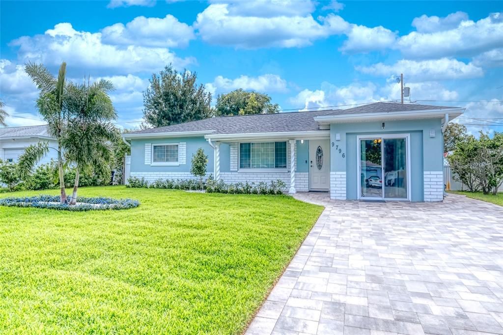 For Rent: $3,750 (3 beds, 2 baths, 1852 Square Feet)