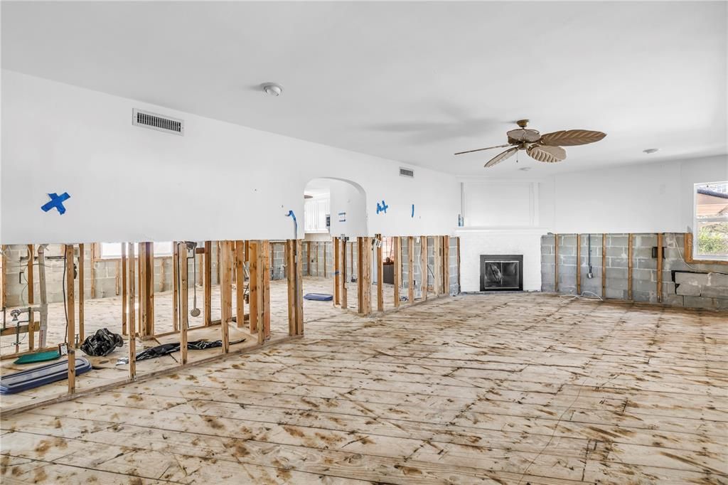 For Sale: $490,000 (2 beds, 2 baths, 1464 Square Feet)