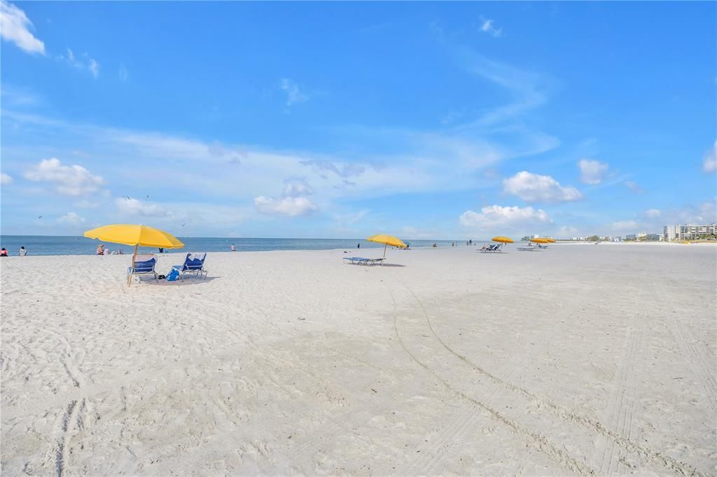 For Sale: $490,000 (2 beds, 2 baths, 1464 Square Feet)