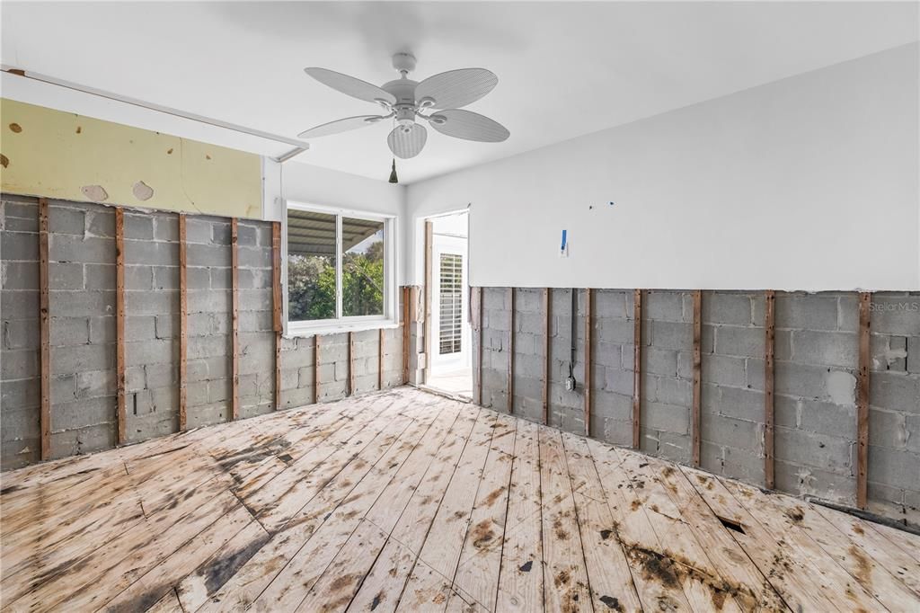 For Sale: $490,000 (2 beds, 2 baths, 1464 Square Feet)