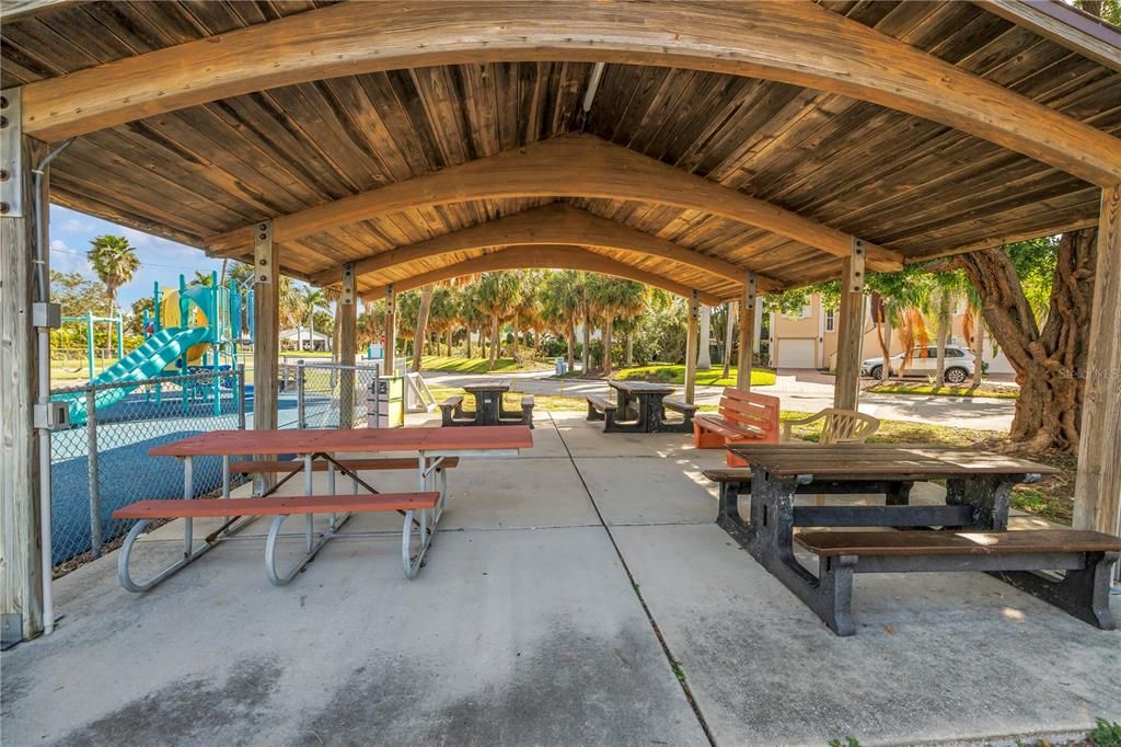 For Sale: $490,000 (2 beds, 2 baths, 1464 Square Feet)