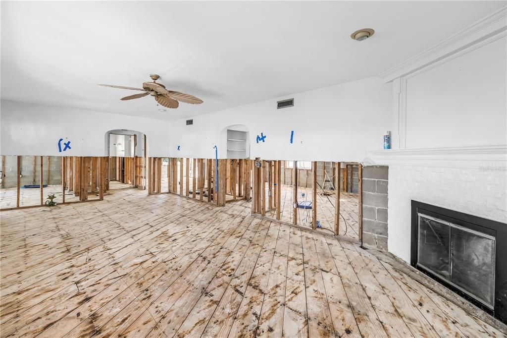 For Sale: $490,000 (2 beds, 2 baths, 1464 Square Feet)