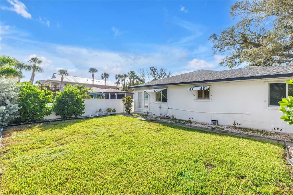 For Sale: $490,000 (2 beds, 2 baths, 1464 Square Feet)