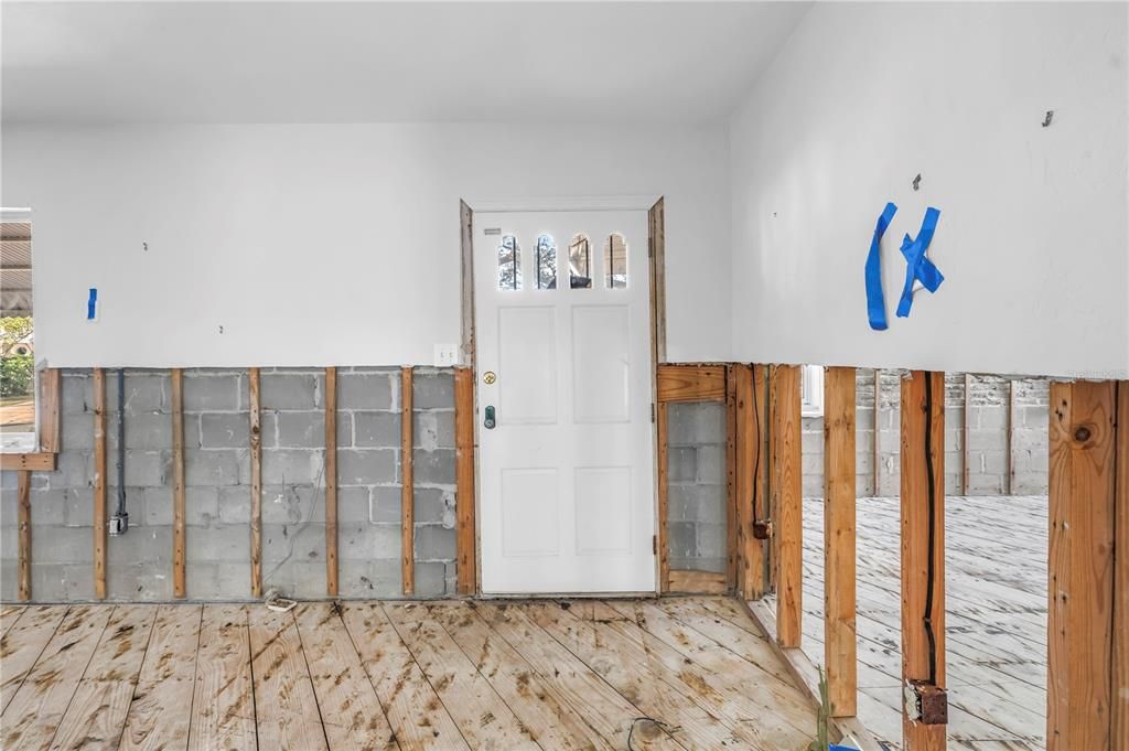 For Sale: $490,000 (2 beds, 2 baths, 1464 Square Feet)