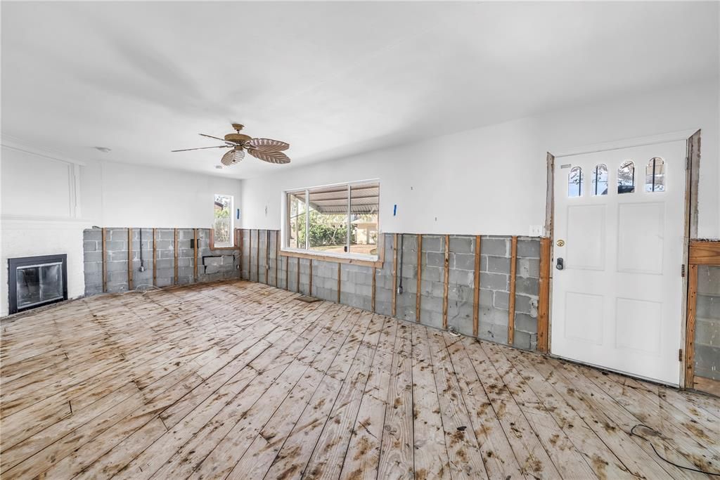For Sale: $490,000 (2 beds, 2 baths, 1464 Square Feet)