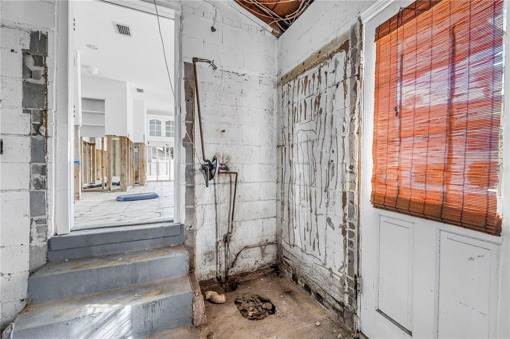 For Sale: $490,000 (2 beds, 2 baths, 1464 Square Feet)