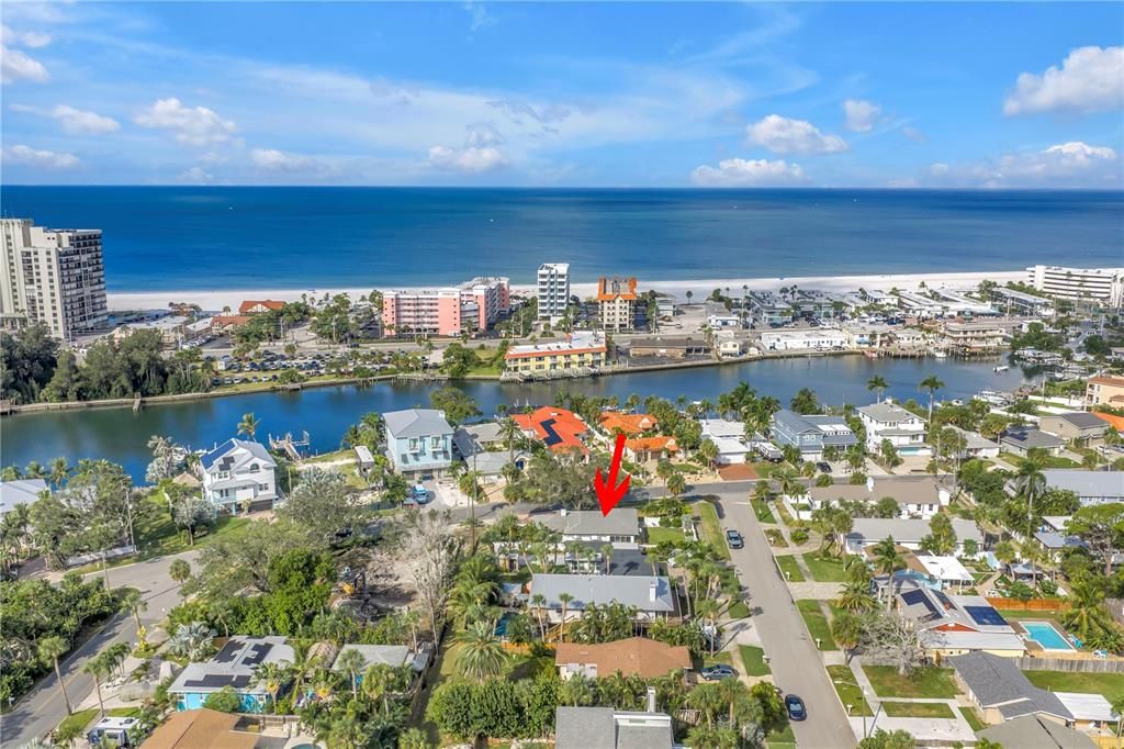 For Sale: $490,000 (2 beds, 2 baths, 1464 Square Feet)