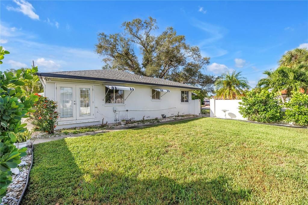 For Sale: $490,000 (2 beds, 2 baths, 1464 Square Feet)