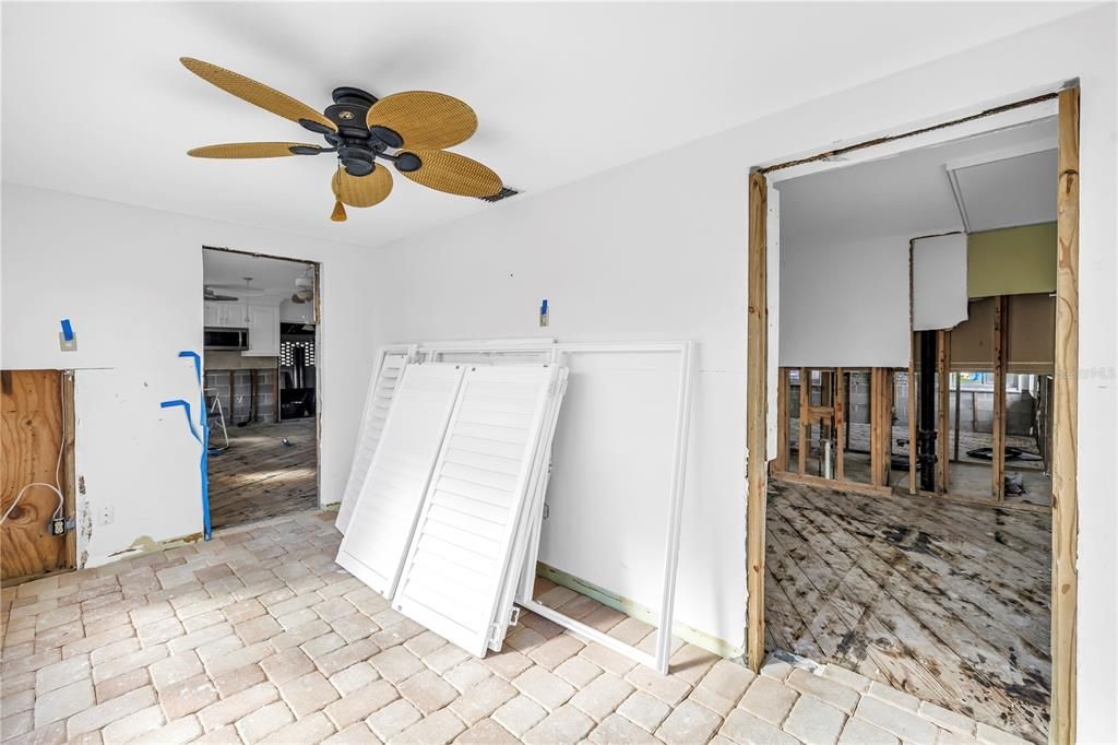 For Sale: $490,000 (2 beds, 2 baths, 1464 Square Feet)