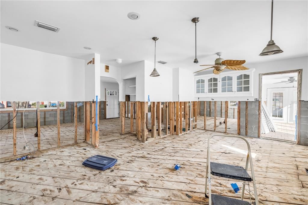 For Sale: $490,000 (2 beds, 2 baths, 1464 Square Feet)