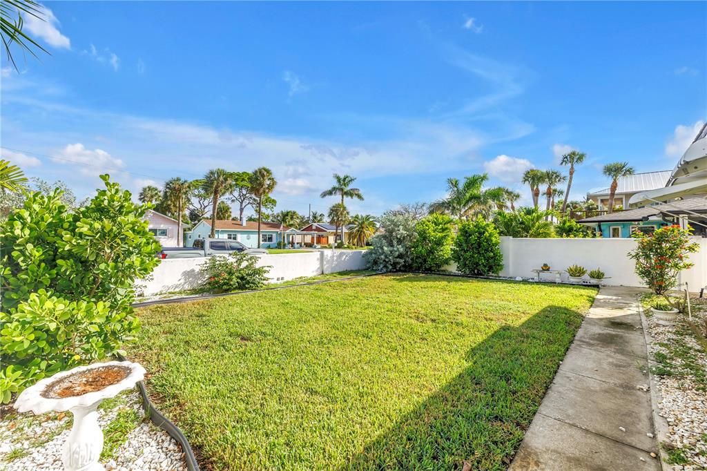 For Sale: $490,000 (2 beds, 2 baths, 1464 Square Feet)