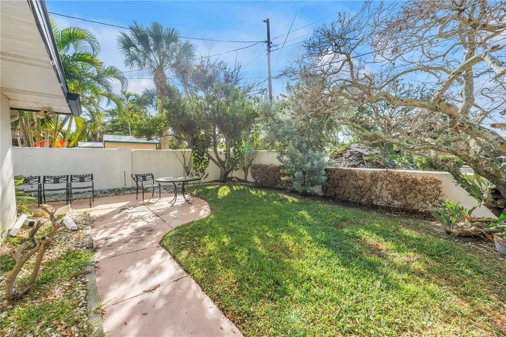 For Sale: $490,000 (2 beds, 2 baths, 1464 Square Feet)