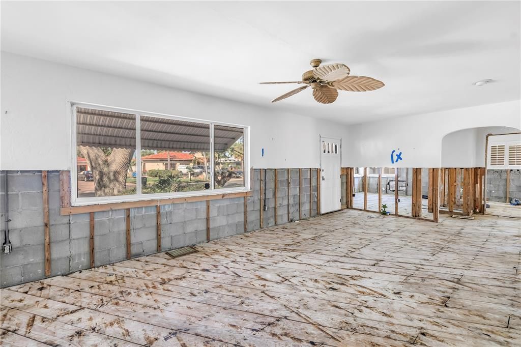 For Sale: $490,000 (2 beds, 2 baths, 1464 Square Feet)