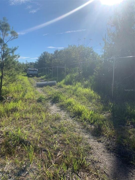 待售: $1,399,000 (2.38 acres)