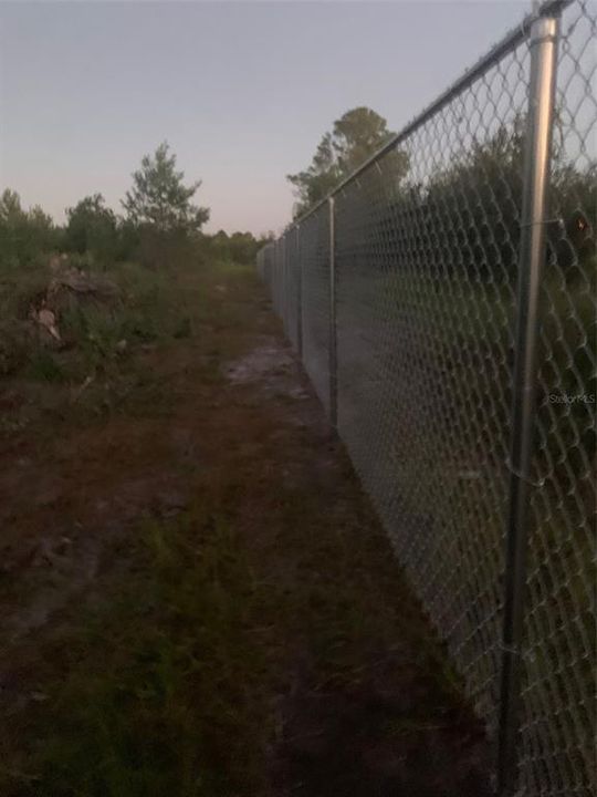 待售: $1,399,000 (2.38 acres)