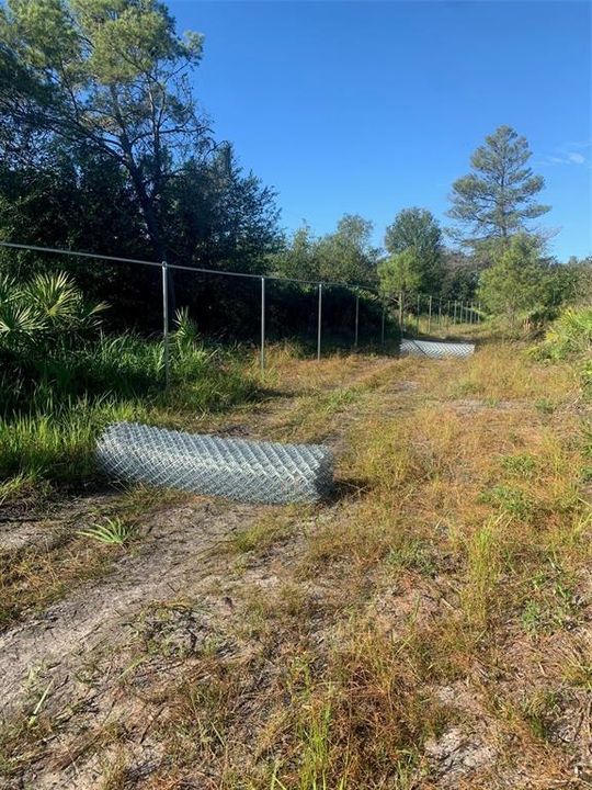 待售: $1,399,000 (2.38 acres)