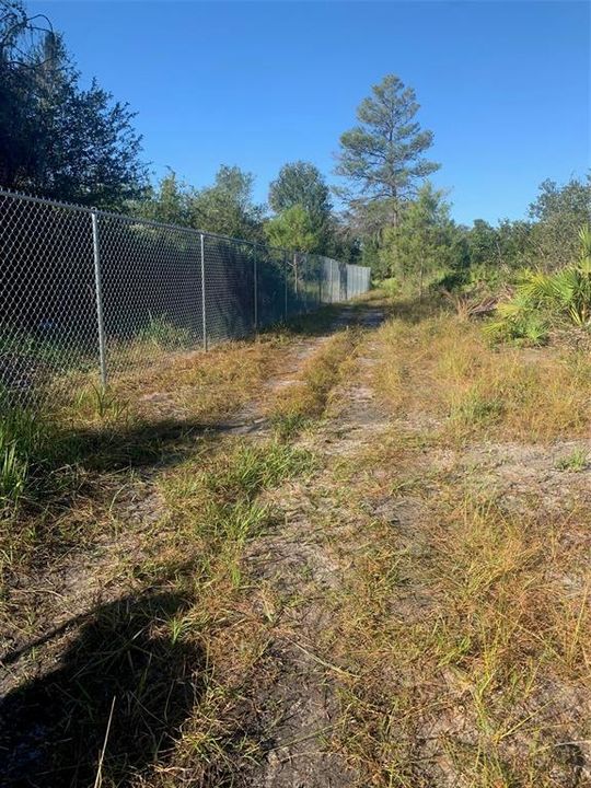 待售: $1,399,000 (2.38 acres)